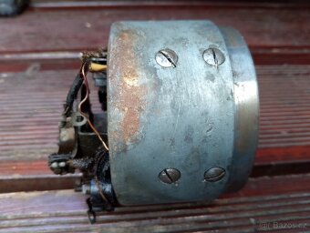 Dynamo na moto Jawa Pérák - 8