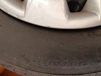 Prodám kompletní kola i s originálními poklicemi Hyundai. - 8