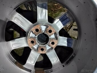 Prodám orig alu 15 Seat Ibiza 5x100 ET 38 zimní pneu - 8