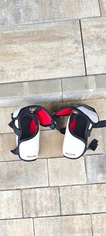 Hokejová výstroj - 8