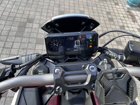 Honda CB650R - 8
