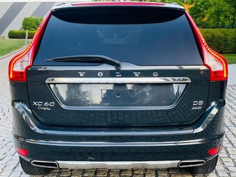 Volvo XC60 2.4D5 4x4 MANUÁL FACELIFT KŮŽE NAVI SENZORY - 8