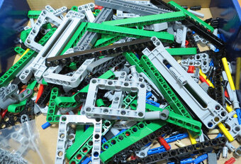 LEGO 42078 Mack Anthem - 8