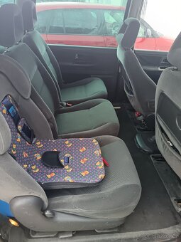 Ford Galaxy - 8