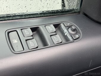 Land Rover Freelander 2.2 TD4 ,  118 kW nafta, 2009 - 8