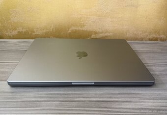 MacBook Pro 16" 2021 M1 Pro 16GB 512GB šedý - 8