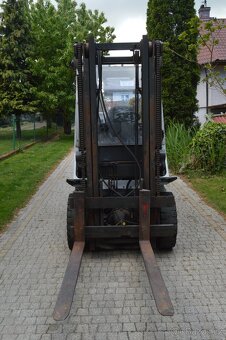 Vysokozdvižný vozík Nissan 25 2018 2,5t Unicarriers Diesel D - 8