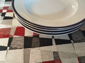 Porcelánový talíře zdobené pravím zlatem - 8