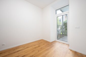 Pronájem - byt 3+kk, Ptašinského 70 m² + zahrádka 49 m² - 8