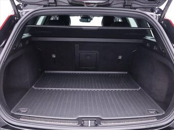 Volvo V60 2,0 T4 R-Design 1.Maj LED DPH (2020) - 8