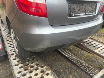 Škoda Fabia 2 2013 1.2 51 KW CGPA LF8L 2G2G blatník, dveře - 8