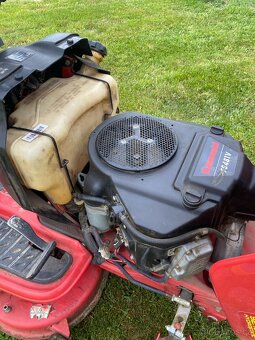 Zahradní traktor Wolf garten motor Kawasaki - 8