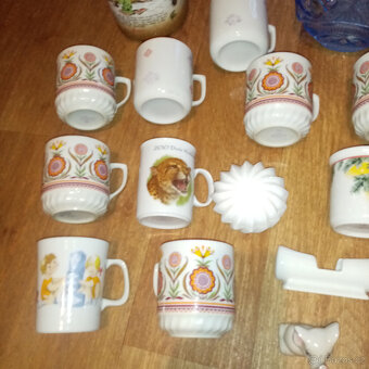 Prodám staré české porcelánové hrnky a skleněné půlitry 0,3l - 8