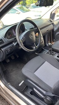 Mercedes-Benz A - 8