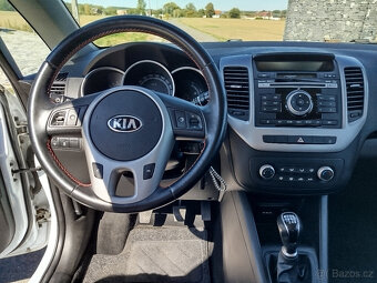 Kia Venga 2018, 1.6i najeto 76000km, park. senzory, tažné - 8