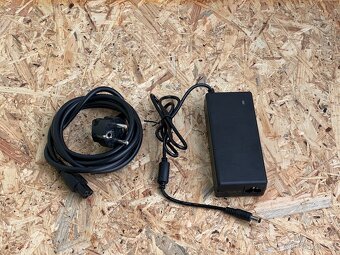 Intel NUC 6CAYH ( 4 jádro / Intel HD / DDR3 ) - 8