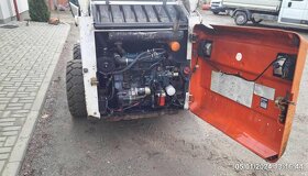 BOBCAT 773 smykový nakladač - 8