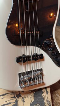 Marcus Miller V3 - 5strunná baskytara - 8