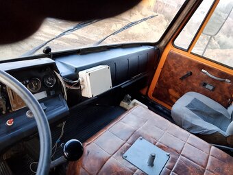 Tatra 815 sklápěč - 8