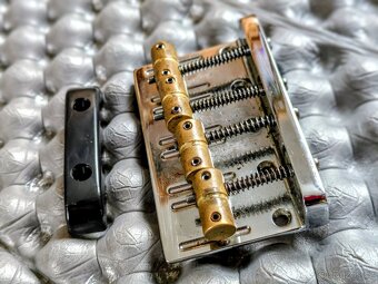 Baskytara Fender Squier CV 70s, CIC 2016 - 8