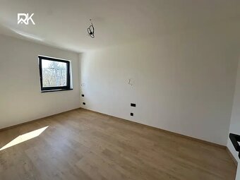Prodej bytu 4+kk 94 m² Kolín - 8
