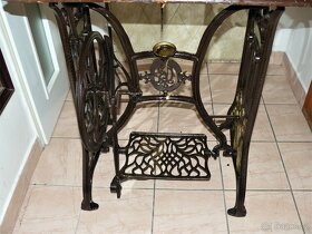 Šicí stroj historický SINGER v.č. 413990,  rok výroby: 1870 - 8