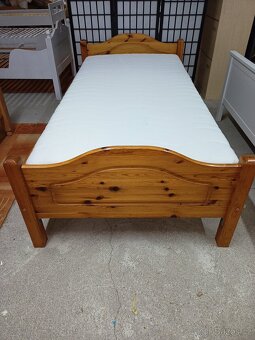 Prodám hezkou postel z masivu 100 x 200 cm - 8