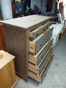 Prodám hezkou komodu IKEA HEMNES z masivu - 8