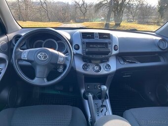 TOYOTA RAV 4 2,0i 112KW BENZÍN AUTOMAT 4X4 81.000KM - 8