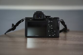 Sony A7 II (full-frame bezzrcadlovka) - 8