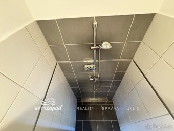 Pronájem bytu 1+kk, 19 m2 v ulici Husova v těsné blízkosti c - 8