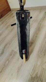 Prodám Custom freestyle koloběžku - 8