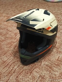 Nová Cassida,vel L - 8