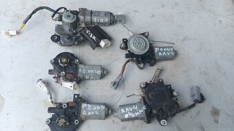 RAV4 Toyota - díly - 8