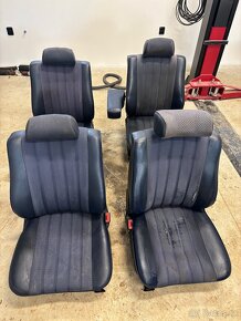 W123 modre predni sedacky - 8
