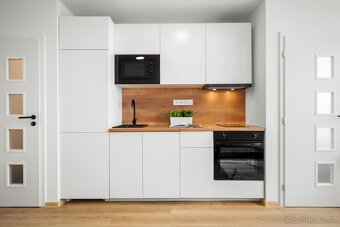 Moderní byt 2+kk po kompletní rekonstrukci v Neratovicích - 8