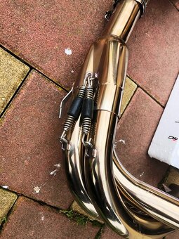 Laděný kompletní výfuk Delkevic, Triumph Street Triple 765 - 8