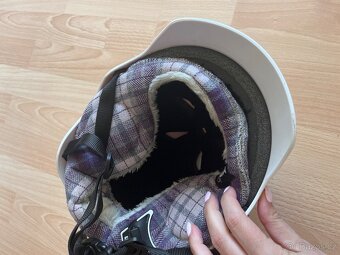 Snowboardová helma Bern - 8