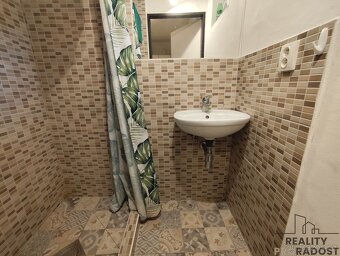 Prodej trojgeneračního domu, pozemek 1122 m2 - 8