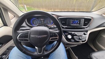 Chrysler Pacifica Touring L - 8