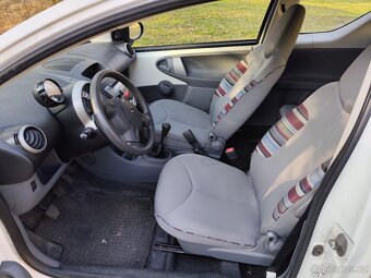Prodám citroen C1 rv 2011 pěkný stav - 8