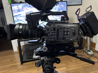 Fotoaparát Sony Cinema Line FX9 w28-135 F4(ILMEFX6V) a přísl - 8