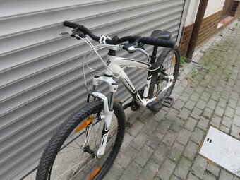 Horské kolo Specialized Hardrock 26 - vel. 15,5 - 8