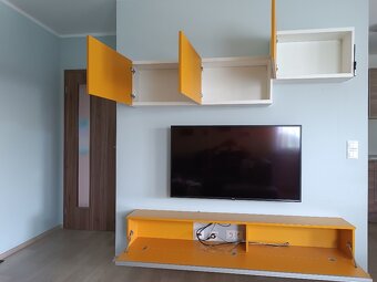Obývací stěna IKEA Besta, žlutá, vysoký lesk, TOP stav - 8