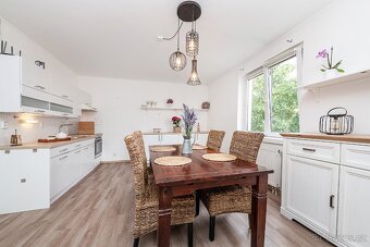 Vybavený byt 1+1 s klimatizací a zahradou - 8