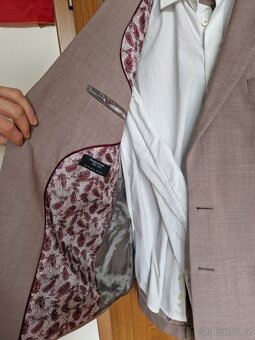 Oblek značky Pako Lorente - 8