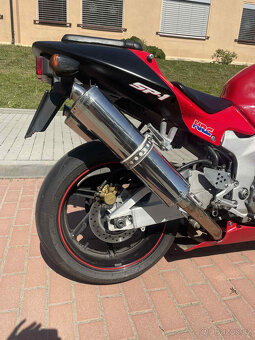 Honda vtr 1000 sp1 - 8