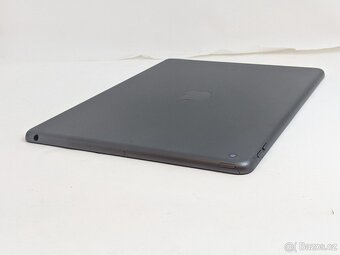 iPad 10.2 (2020) 32gb, WIFI. Baterie 81%. Záruka 6 měs - 8