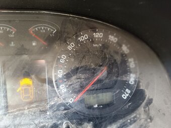 ND z Škoda Superb 1896.cm3 115.kw nafta r.v.2003 (K273) - 8