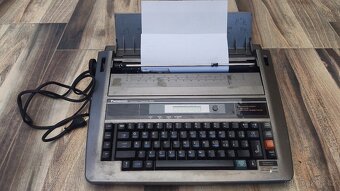 Prodám psací stroj Panasonic - 8